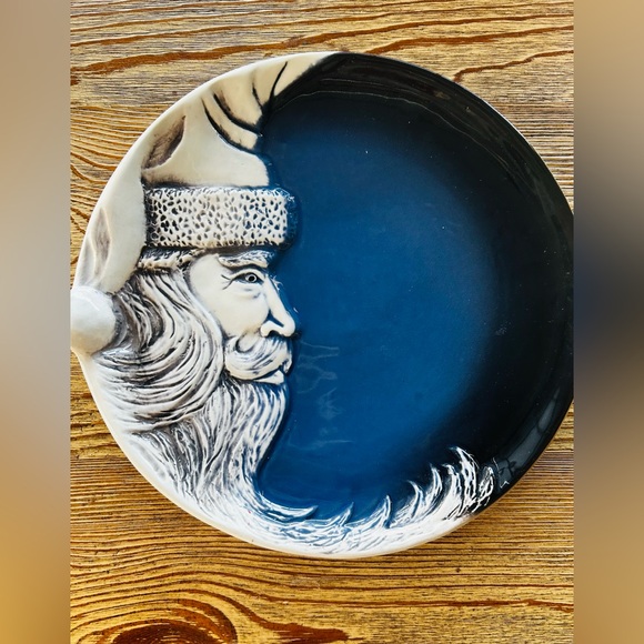 Flat Earth 1989 Vintage 3’D Santa Ceramic Plate - Picture 1 of 7